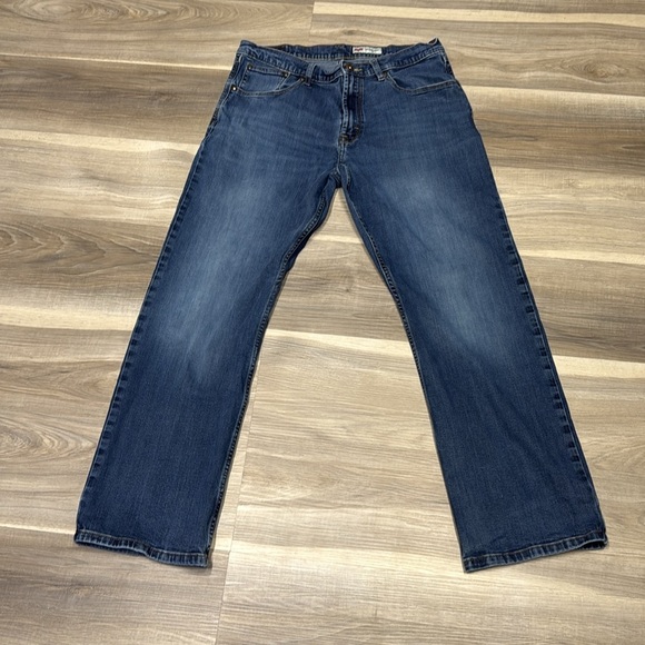 Wrangler Blue relaxed bootcut Jeans Classic Style size 33 - Picture 2 of 9